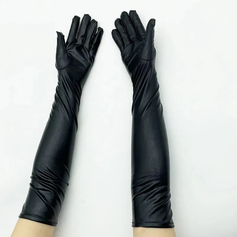Luvas longas e sexy de couro envernizado