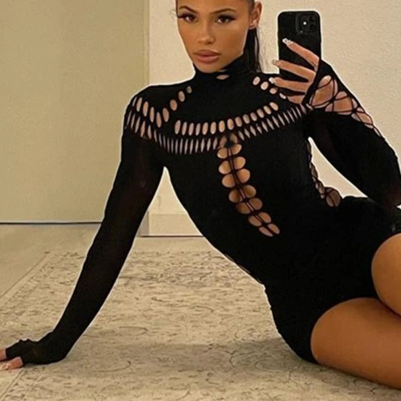 Body sexy com mangas compridas e gola alta estilo gótico